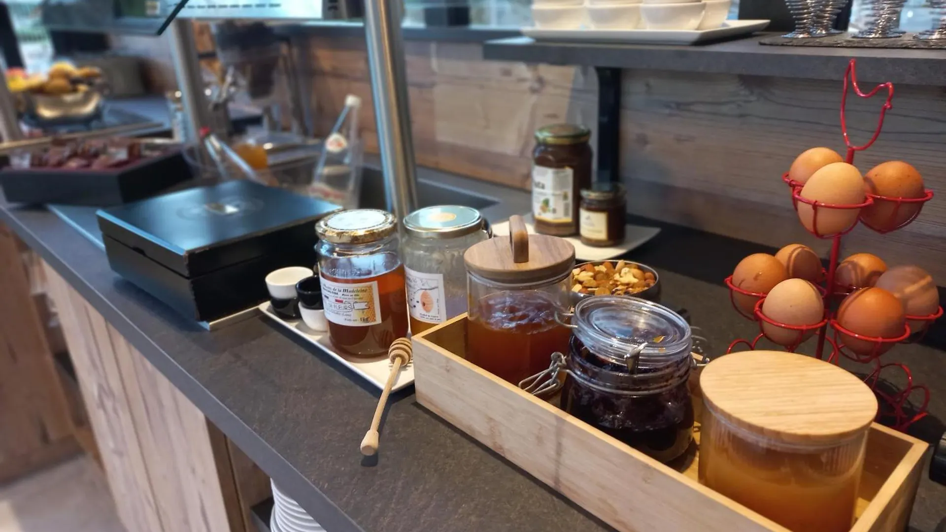 Hotel Restaurant De La Poste Saint-Just-en-Chevalet 프랑스